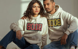 couple-wearing-hoodies-8008.in-fashion-collection